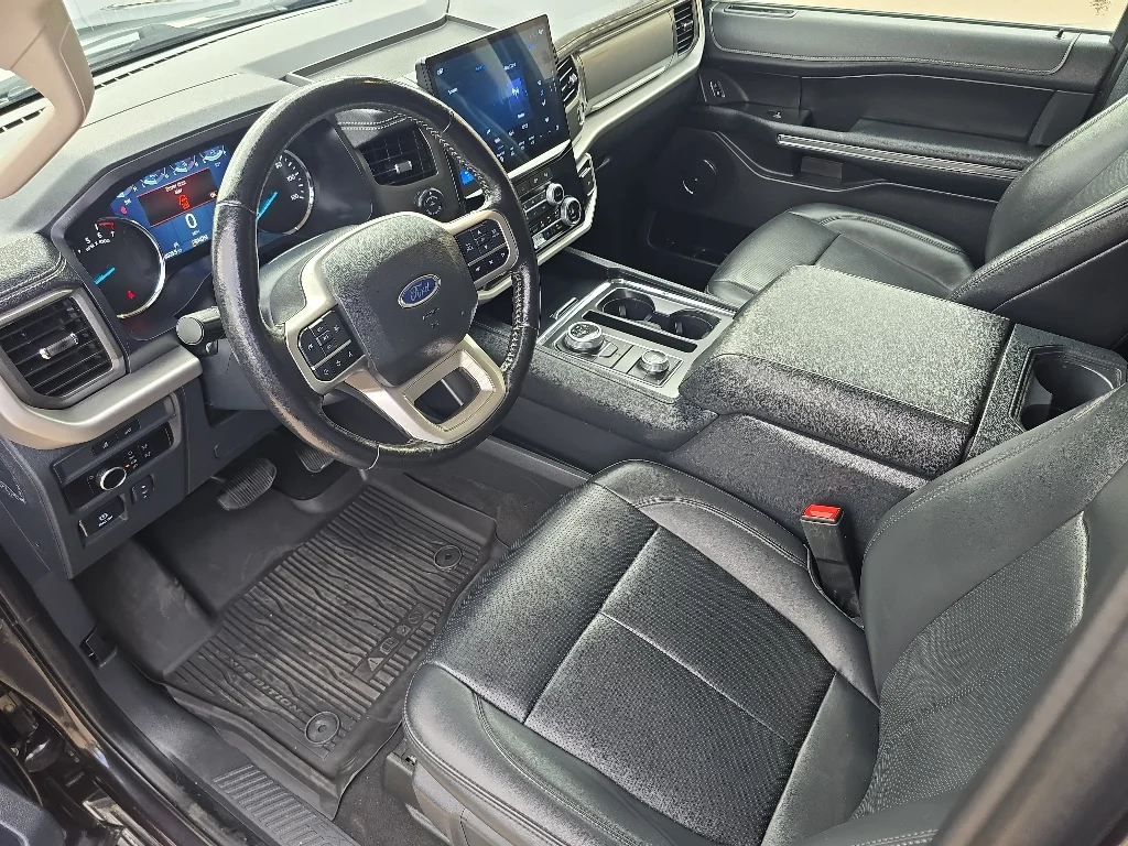 Used 2024  Ford XLT image 9