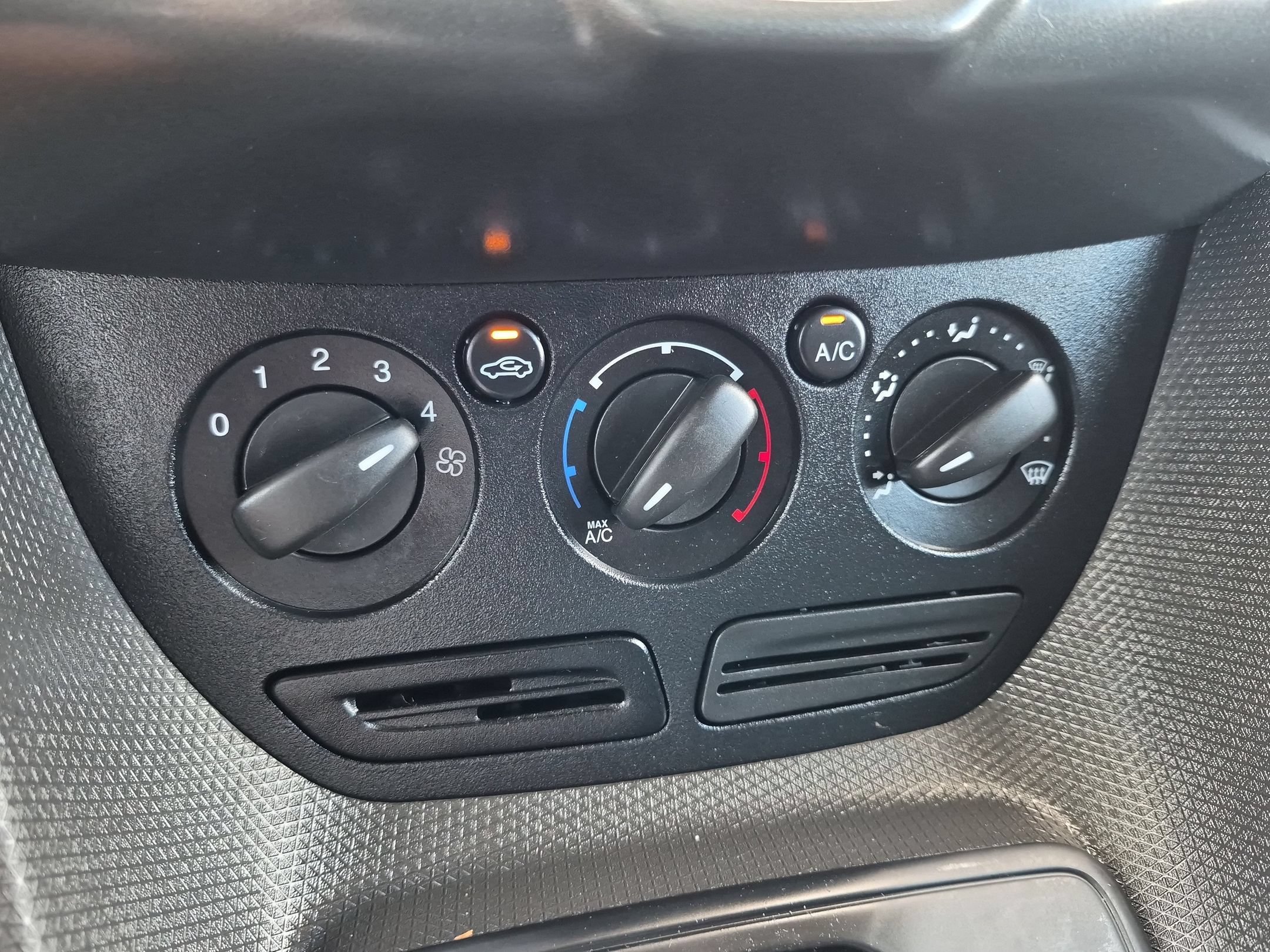 Used 2017 Frozen White Ford XL image 18