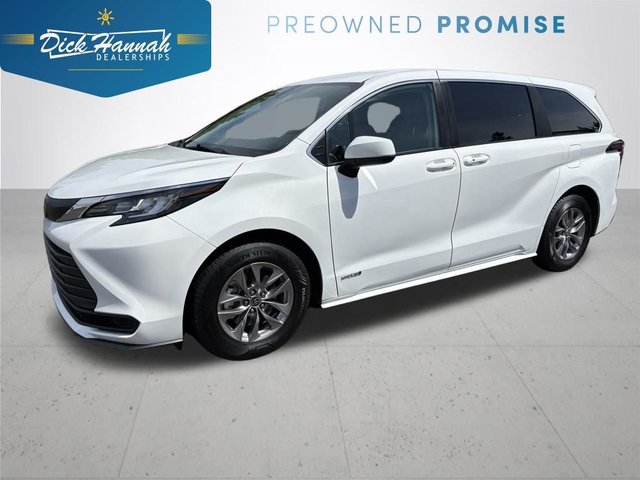 2021 Toyota Sienna LE