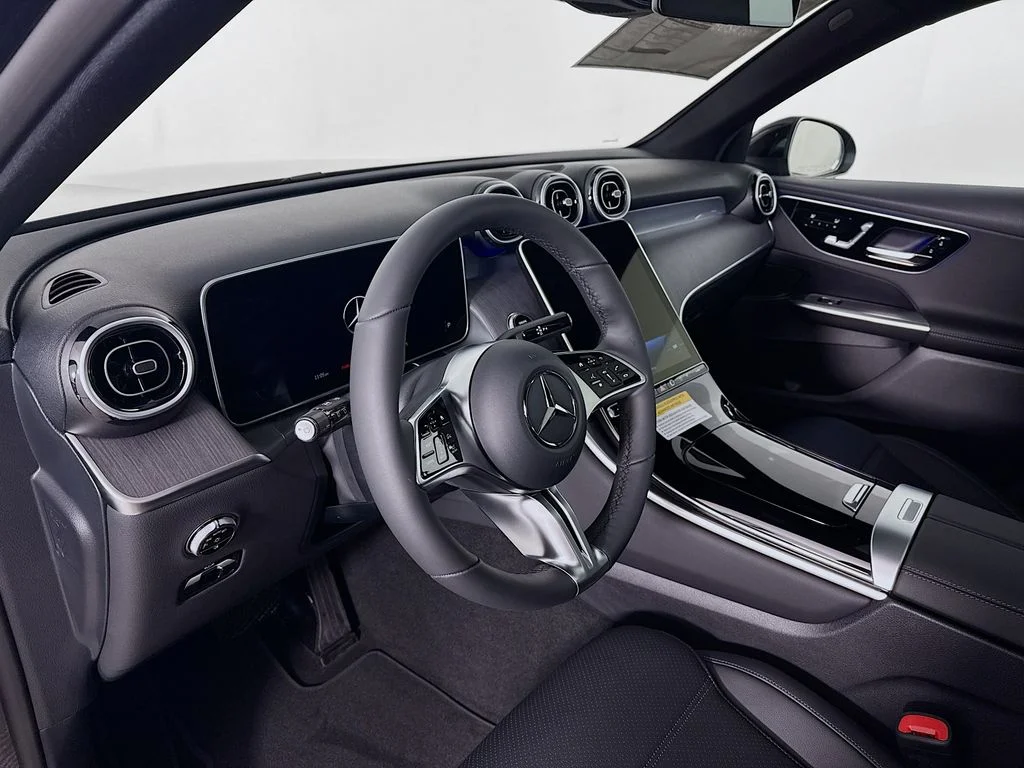 New 2026 Obsidian Black Metallic Mercedes-Benz GLC 300 image 4