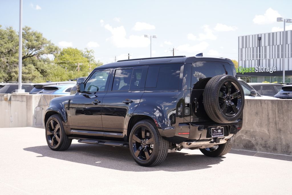 Used 2026 Black Land Rover X-Dynamic SE image 7