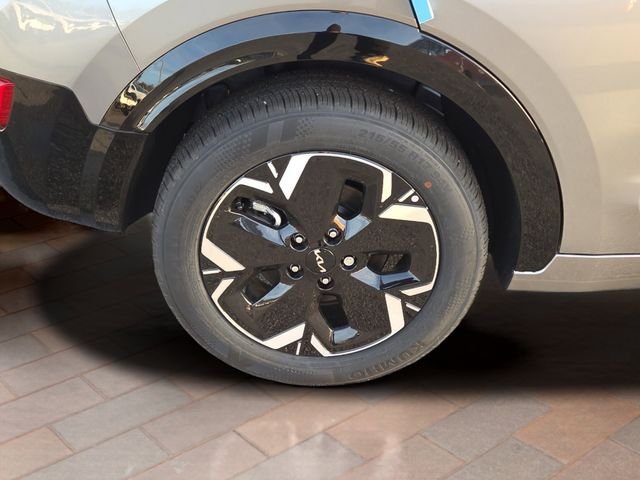 New 2025 Gray Kia Wind image 4