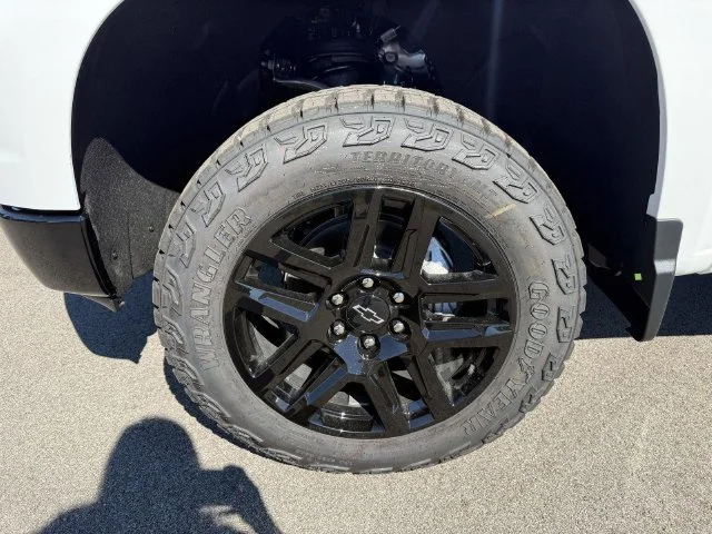 New 2026 Summit White Chevrolet Custom Trail Boss image 23