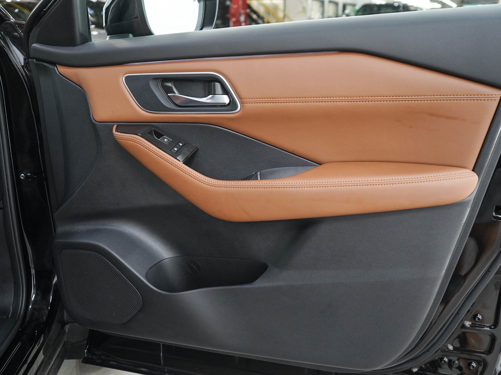 Used 2026 Super Black Nissan AWD Platinum *Ltd Avail* image 11