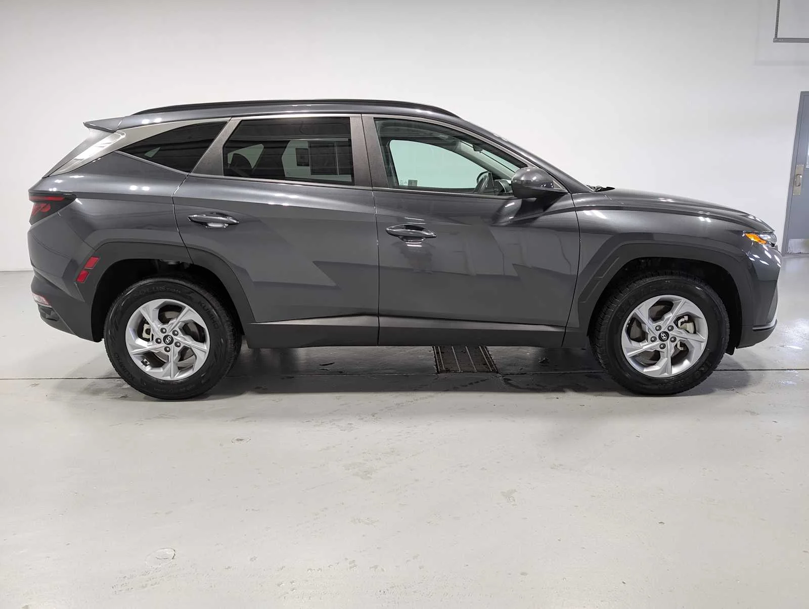 Used 2024 Dark Gray Metallic Hyundai SEL image 7