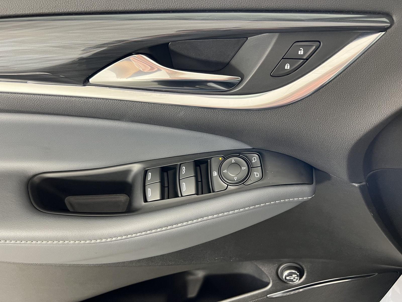 Used 2024 Summit White Buick Essence image 6