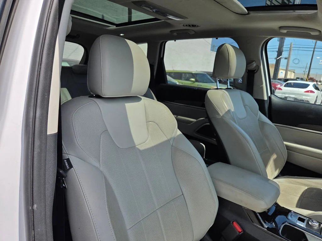 Used 2021 White Pearl Kia SX image 32