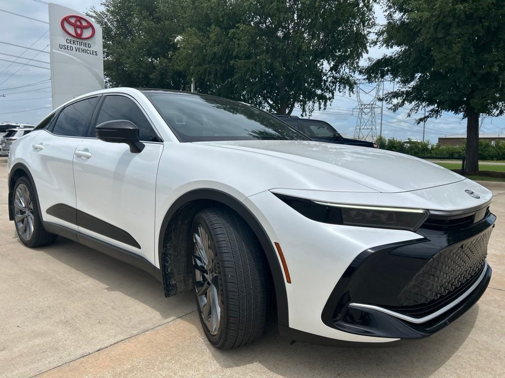 Used 2026 White Toyota Limited image 3