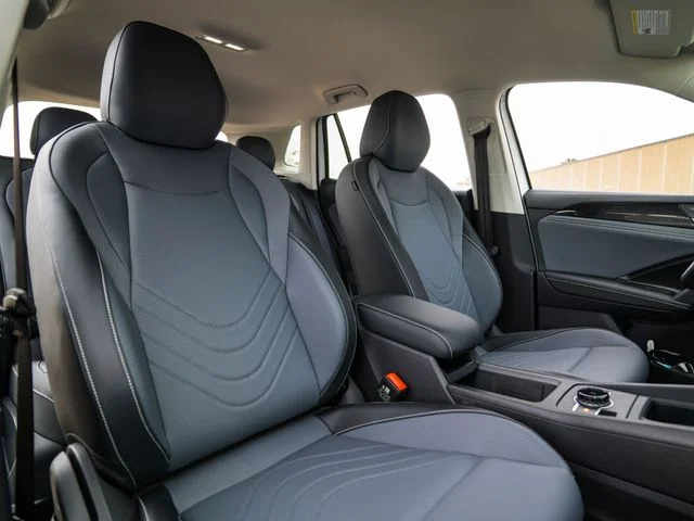 New 2026 White/off-white Volkswagen 2.0T SE image 12