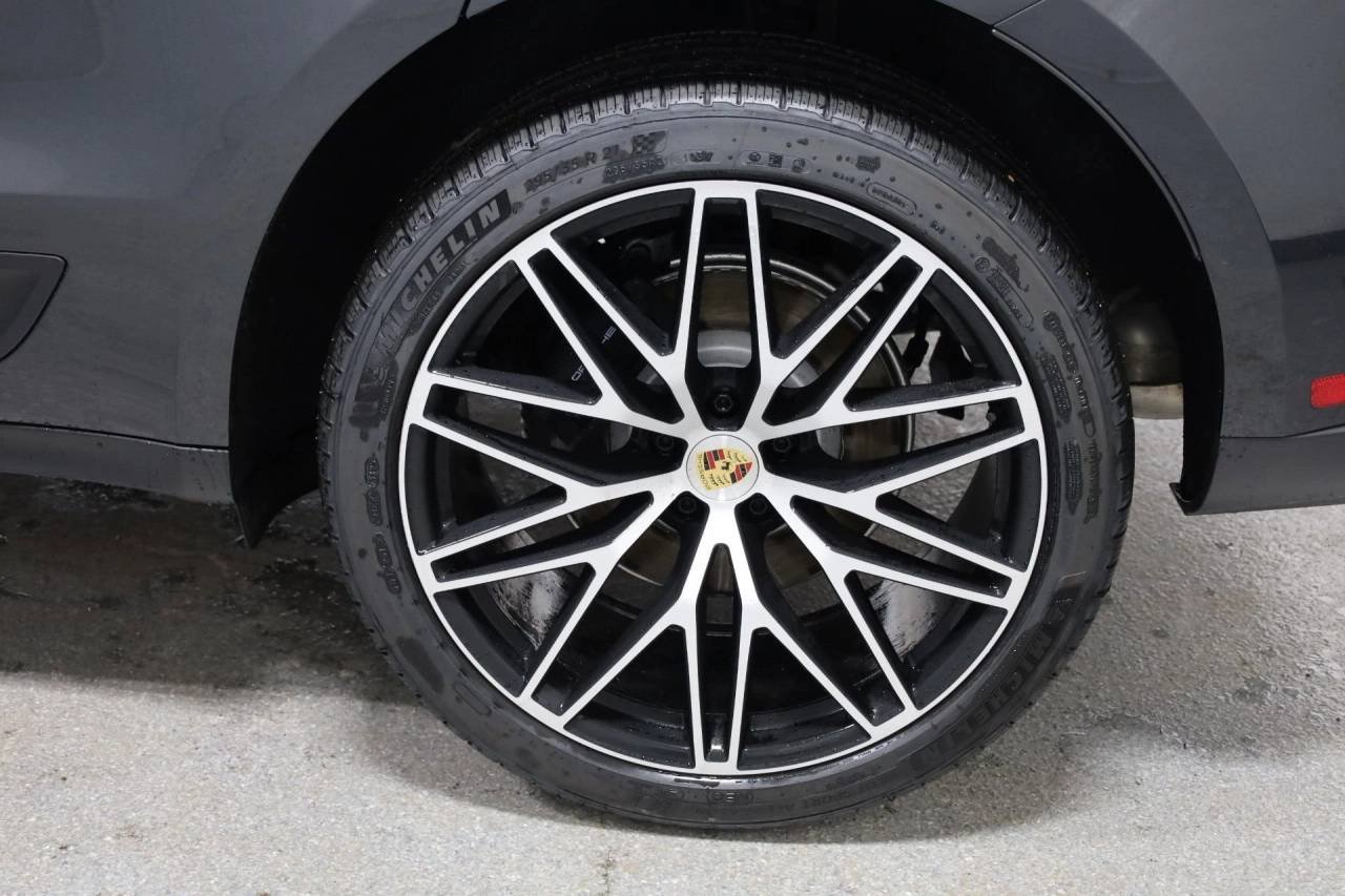 Used 2026 Volcano Grey Metallic Porsche  image 38