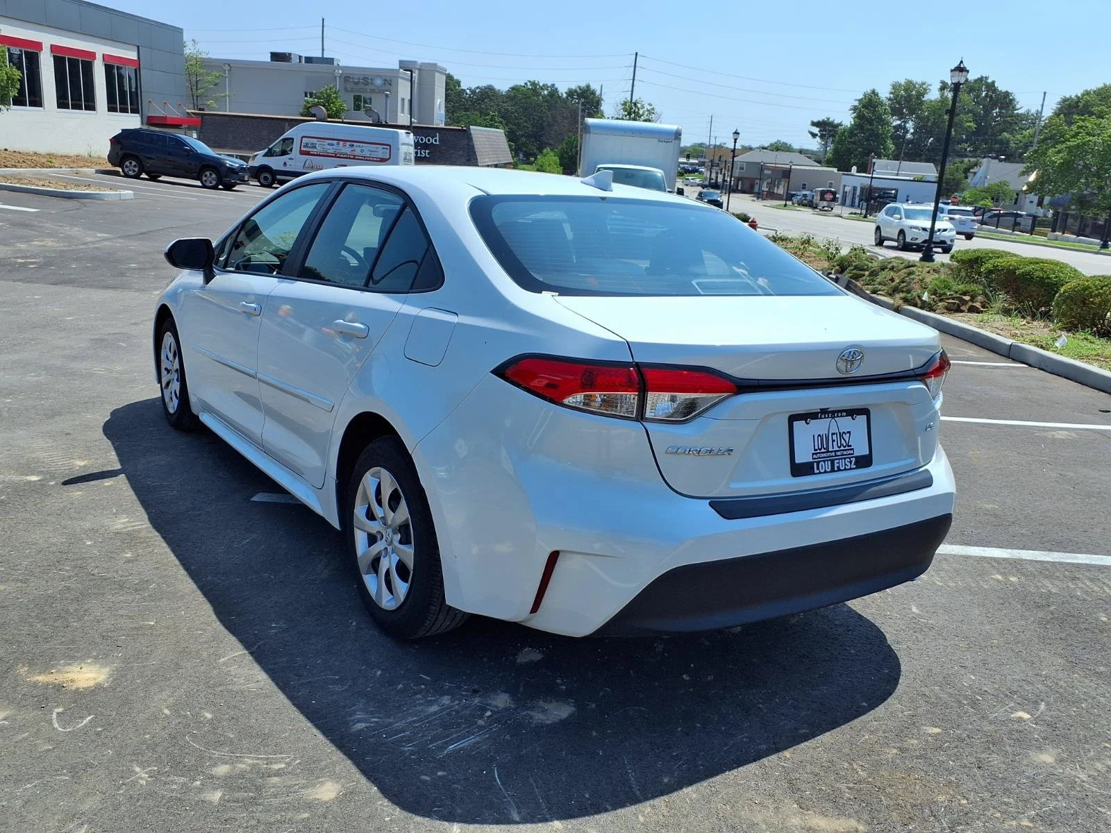 Certified Used 2025 Pearl Toyota LE image 25