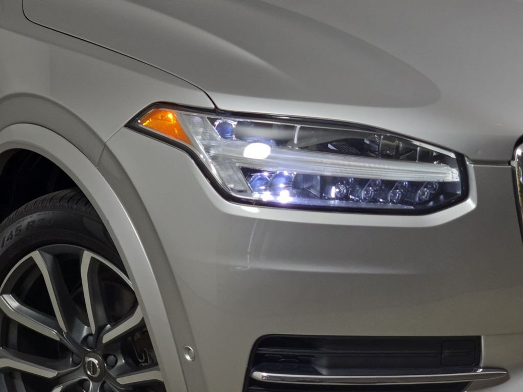 Used 2017 Bright Silver Metallic Volvo T6 Momentum image 36