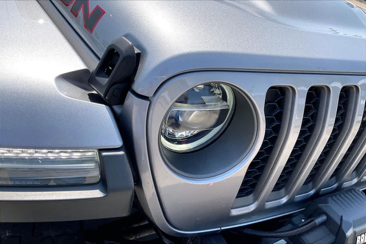 Used 2020 Billet Silver Metallic Clearcoat Jeep Rubicon image 27