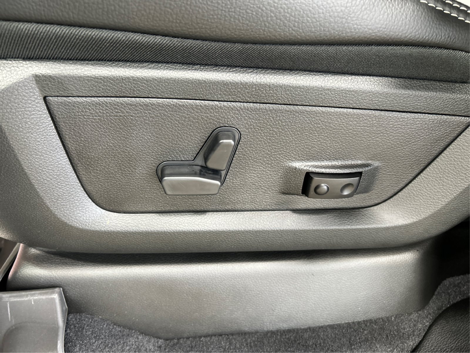 New 2027 Forged Blue Metallic Exterior Paint RAM Laramie image 17