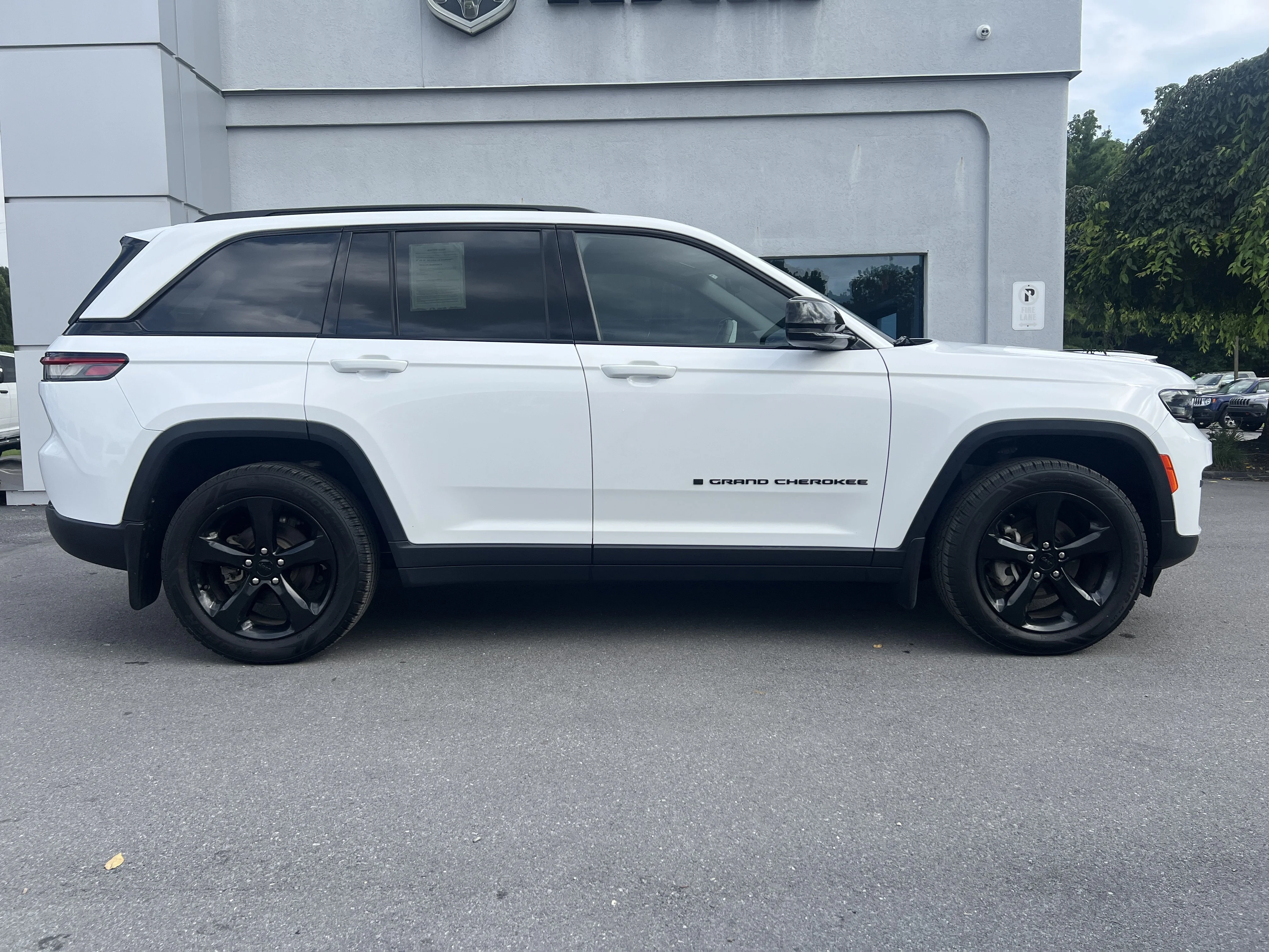 Used 2023 Bright White Clearcoat Jeep Altitude image 2