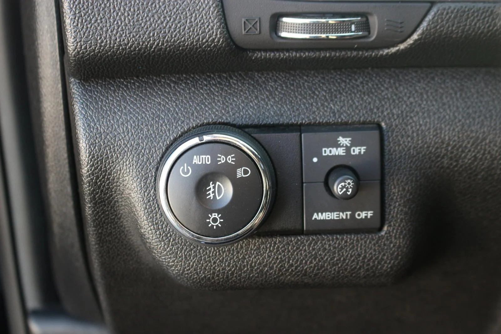 Used 2016 MOSAIC BLACK METALLIC Chevrolet LTZ image 29