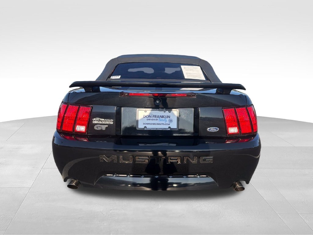 Used 2004 Black Ford GT image 4