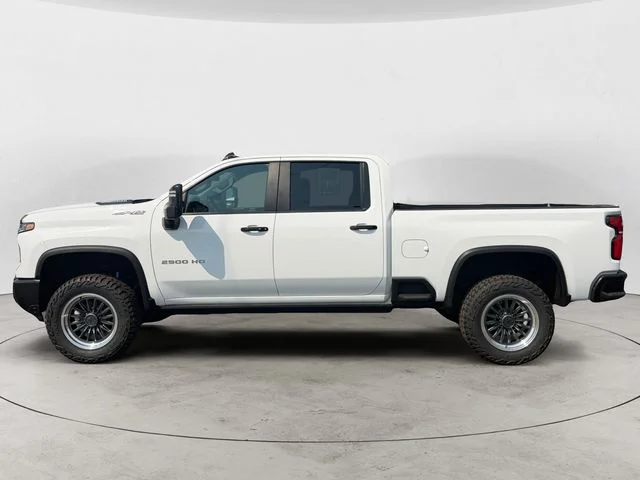 Used 2024 White Chevrolet ZR2 image 8