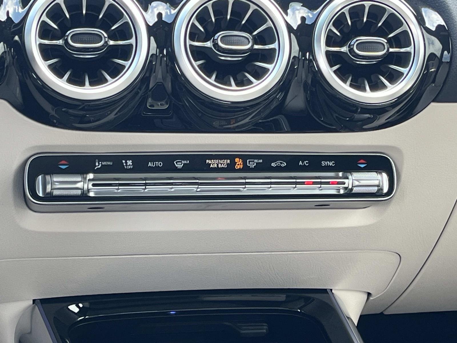 Certified Used 2026 Polar White Mercedes-Benz GLA 250 image 18