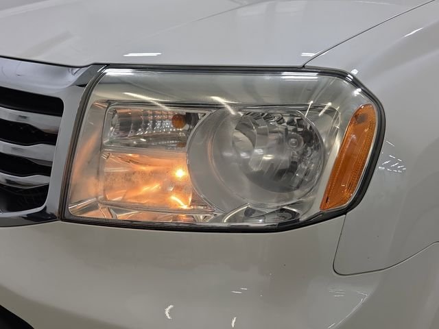 Used 2015 Diamond White Pearl Honda Touring image 29