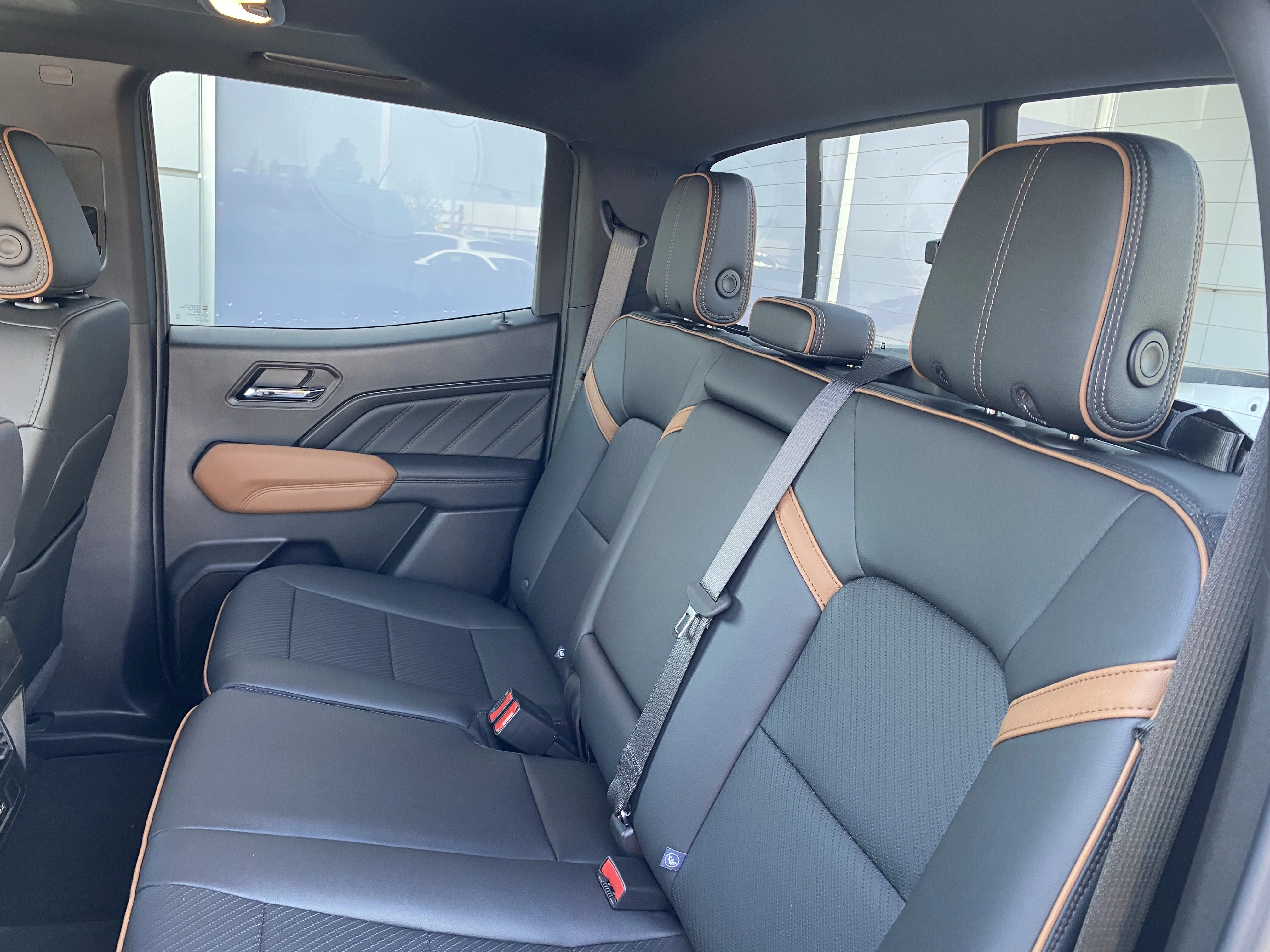 New 2026 Summit White GMC 4WD AT4 image 28