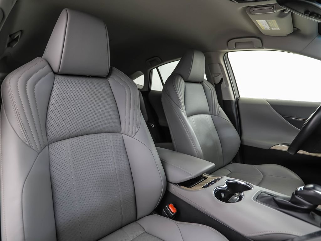 Used 2021 Blizzard Pearl Toyota XLE image 30