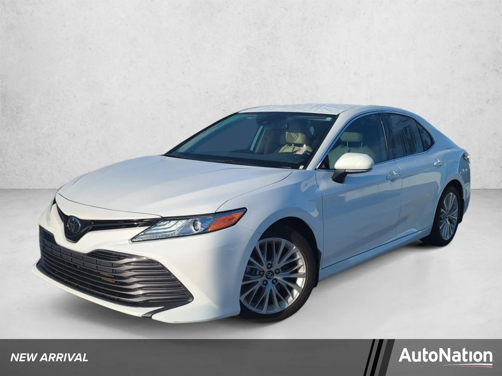 Used 2019 Super White Toyota XLE image 1