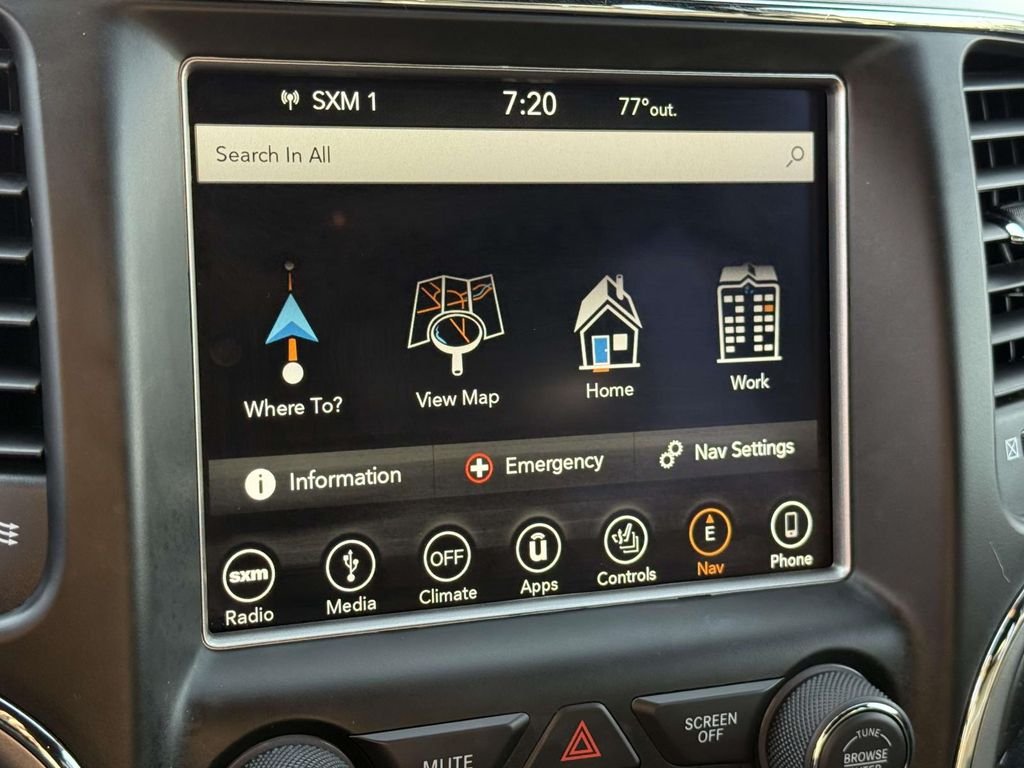 Used 2018 Black Jeep Altitude image 3