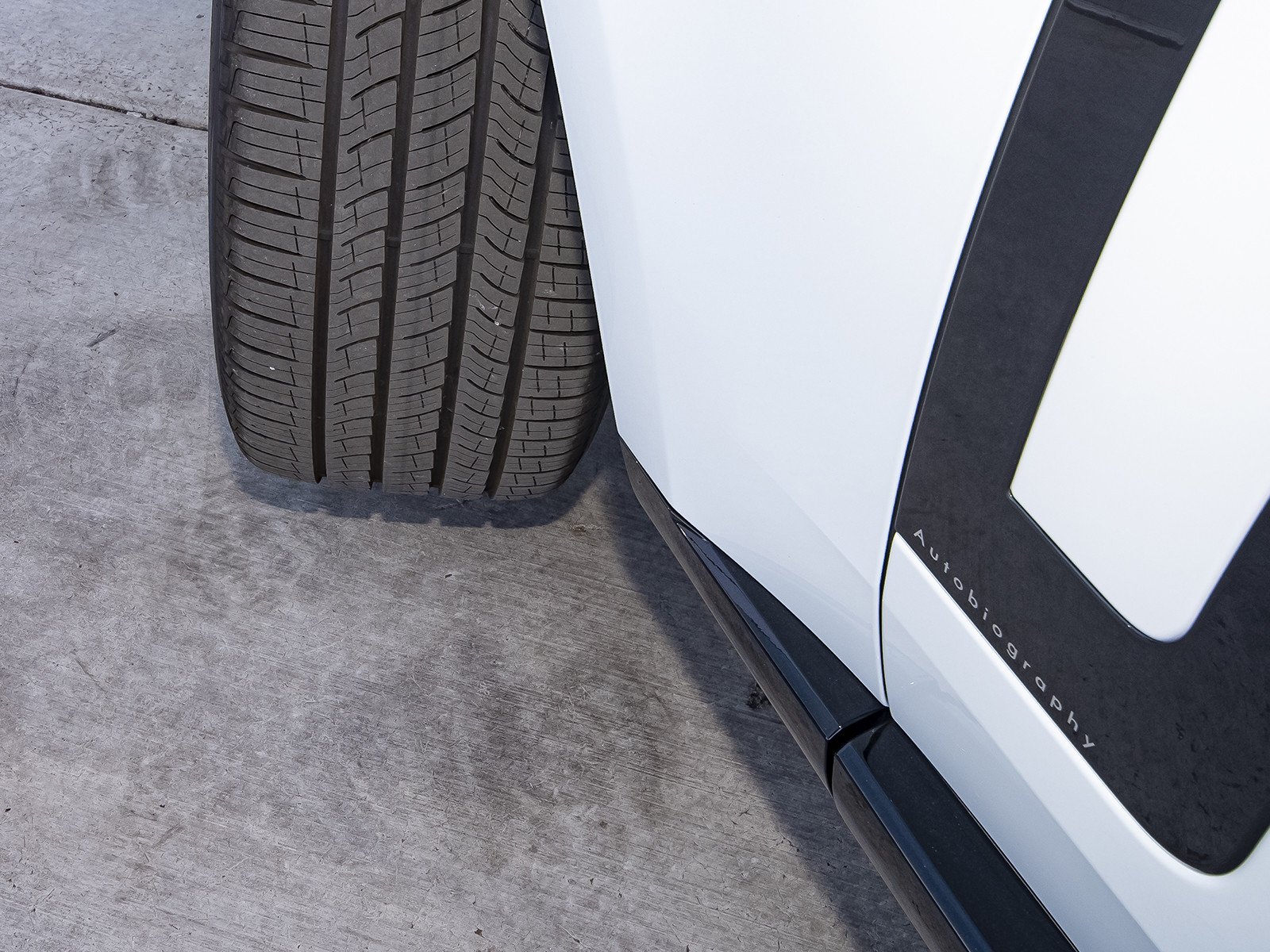 New 2026 Fuji White Land Rover Autobiography image 54