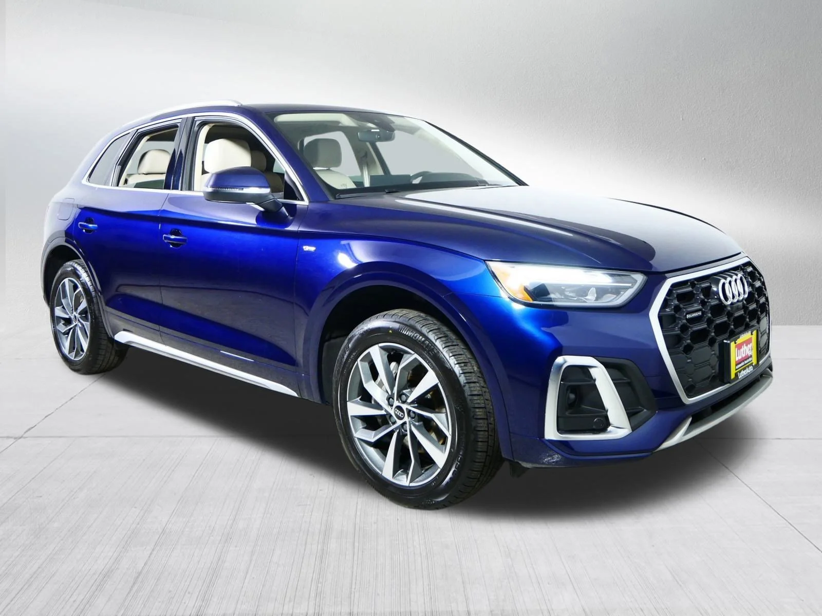 2023 Audi Q5 45 Premium Plus's photo