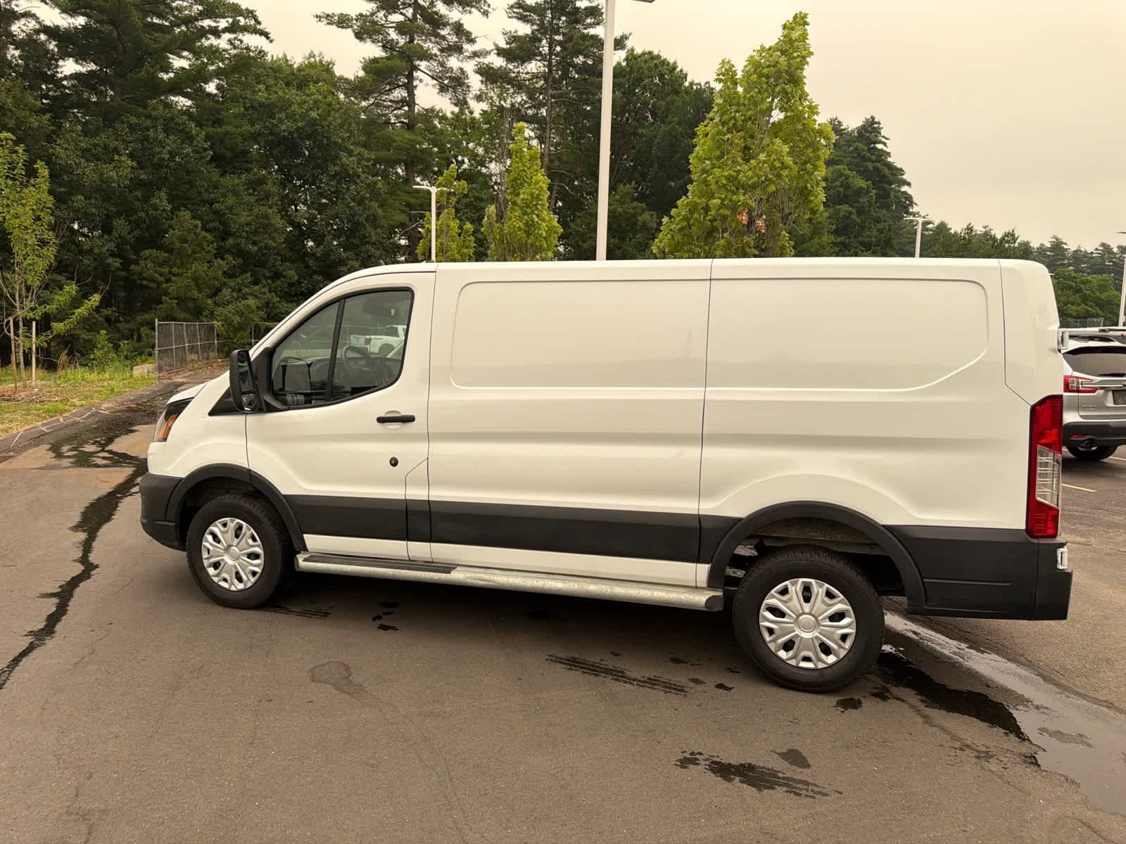 Used 2025 Oxford White Clearcoat Ford  image 10