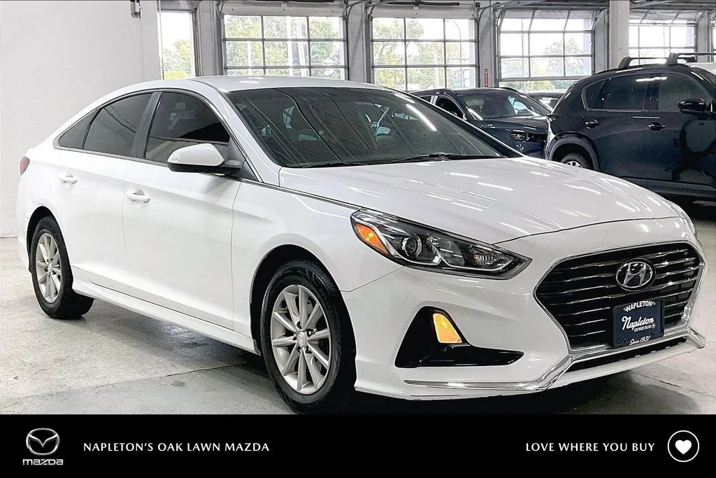 Used 2019 White Hyundai SE image 1