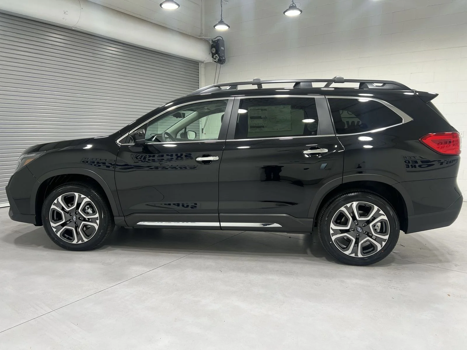 New 2026 CRYSTAL BLACK SILICA Subaru Touring image 5