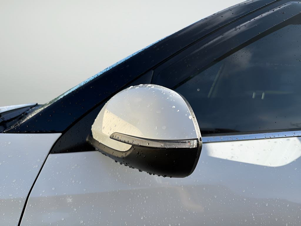 Used 2023 White Kia S image 10