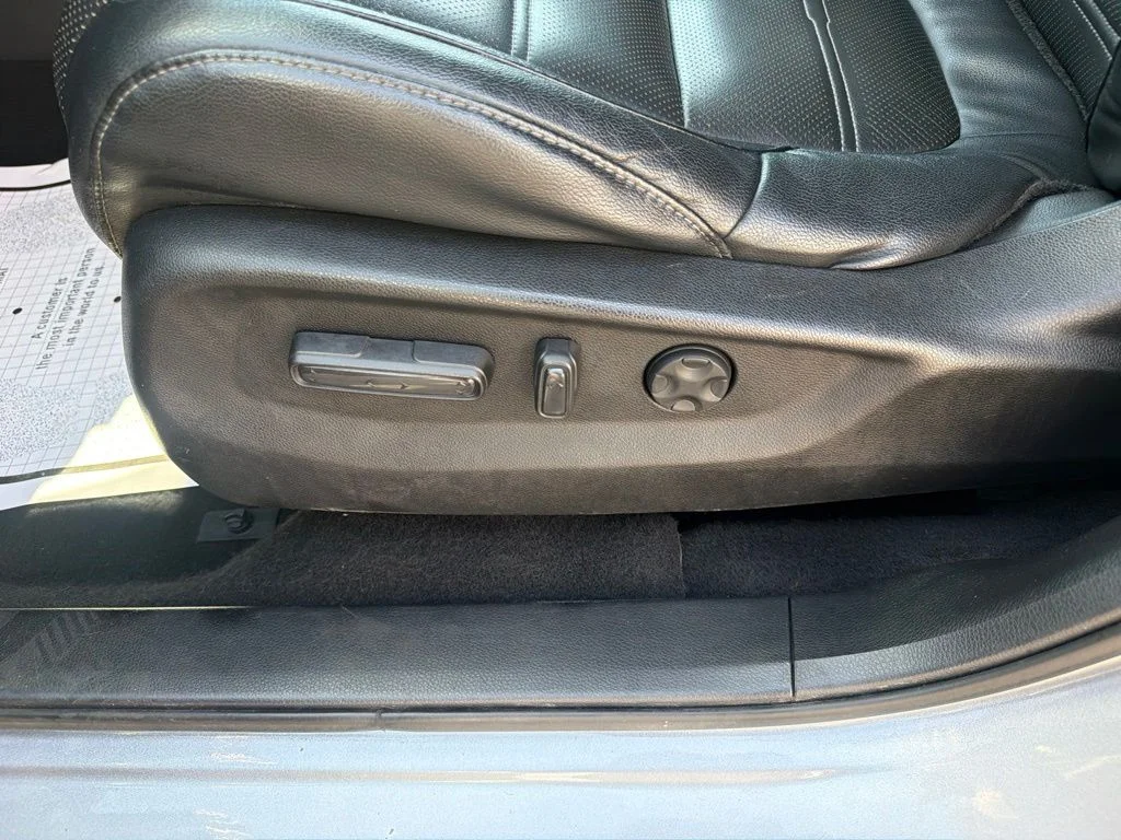 Used 2017  Honda EX-L image 27