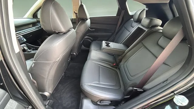Used 2025 Black Hyundai SEL Convenience image 20