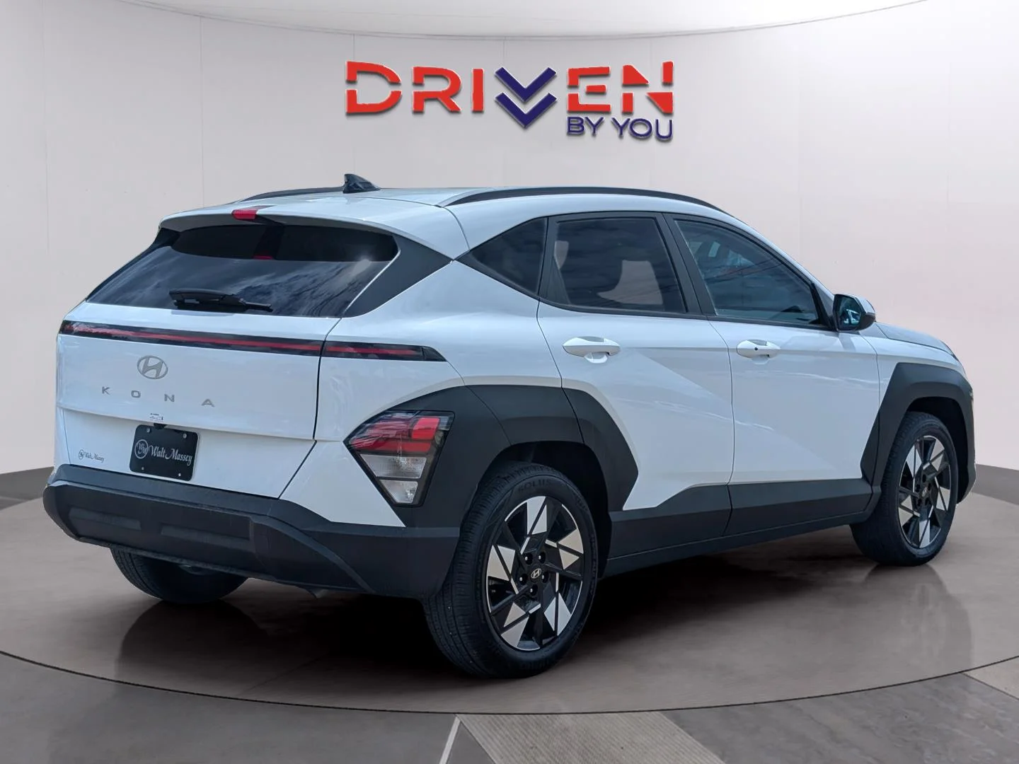 Used 2025 Atlas White Hyundai SEL image 5