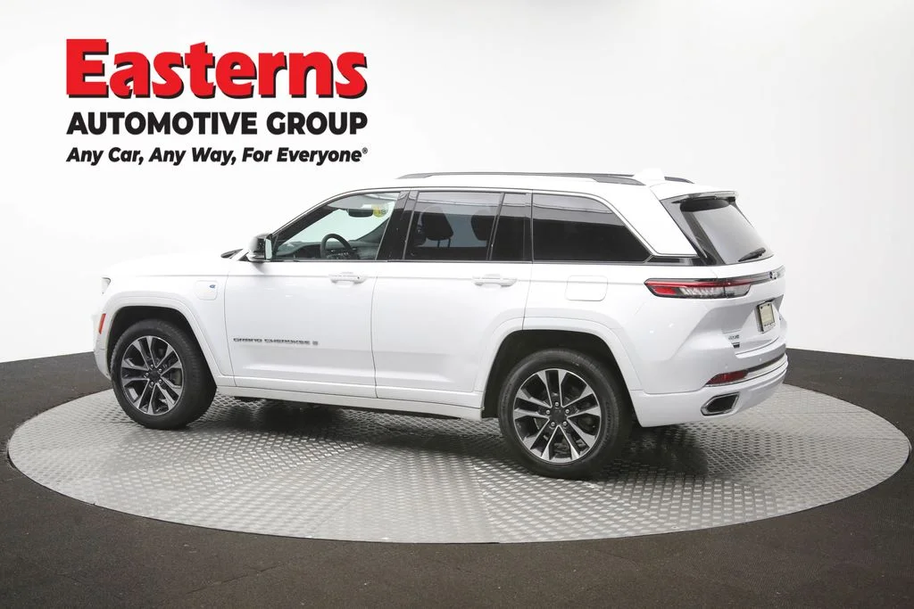 Used 2022 White Jeep Overland 4xe image 66