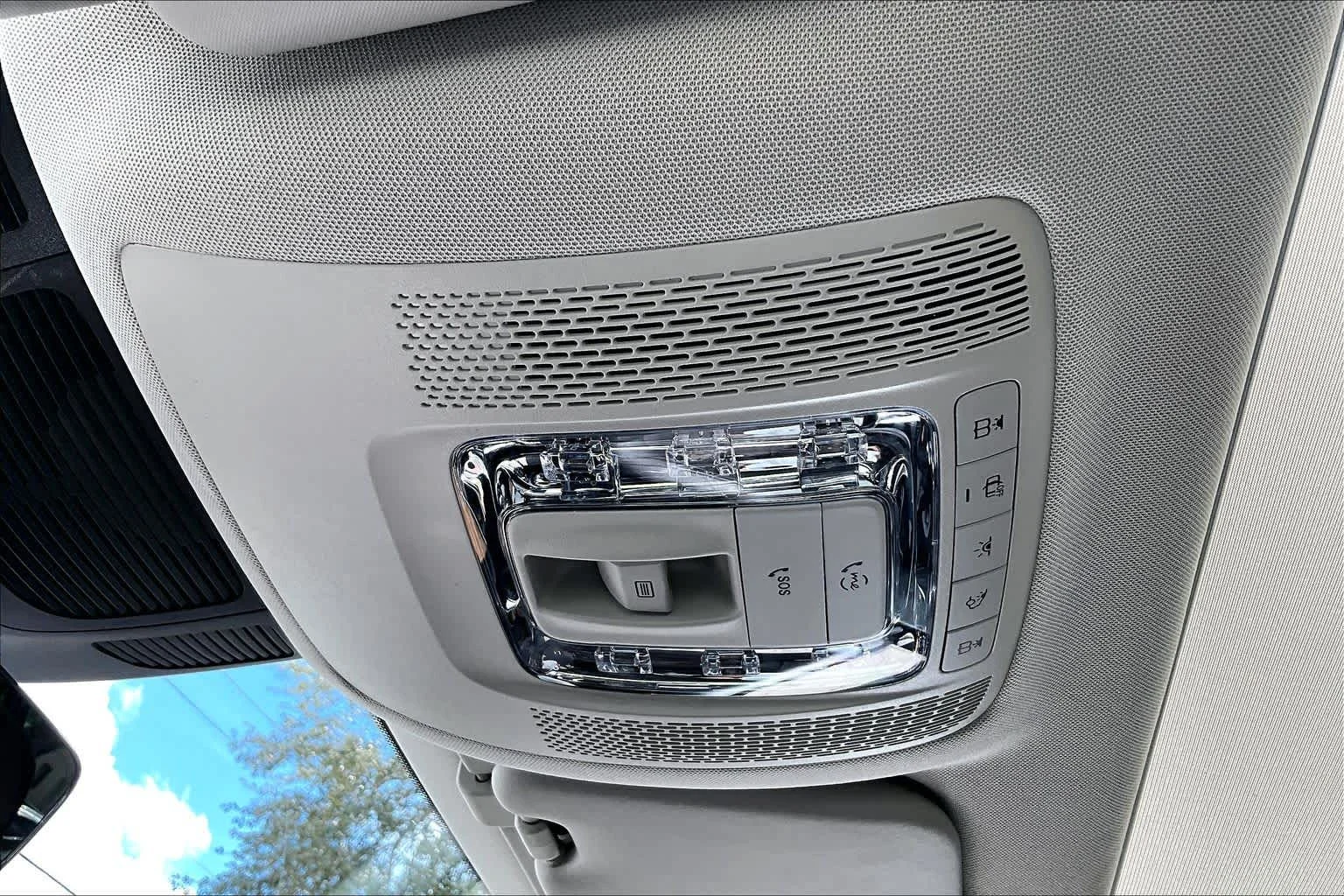 Used 2022 MANUFAKTUR Diamond White Bright Mercedes-Benz GLS 450 image 32