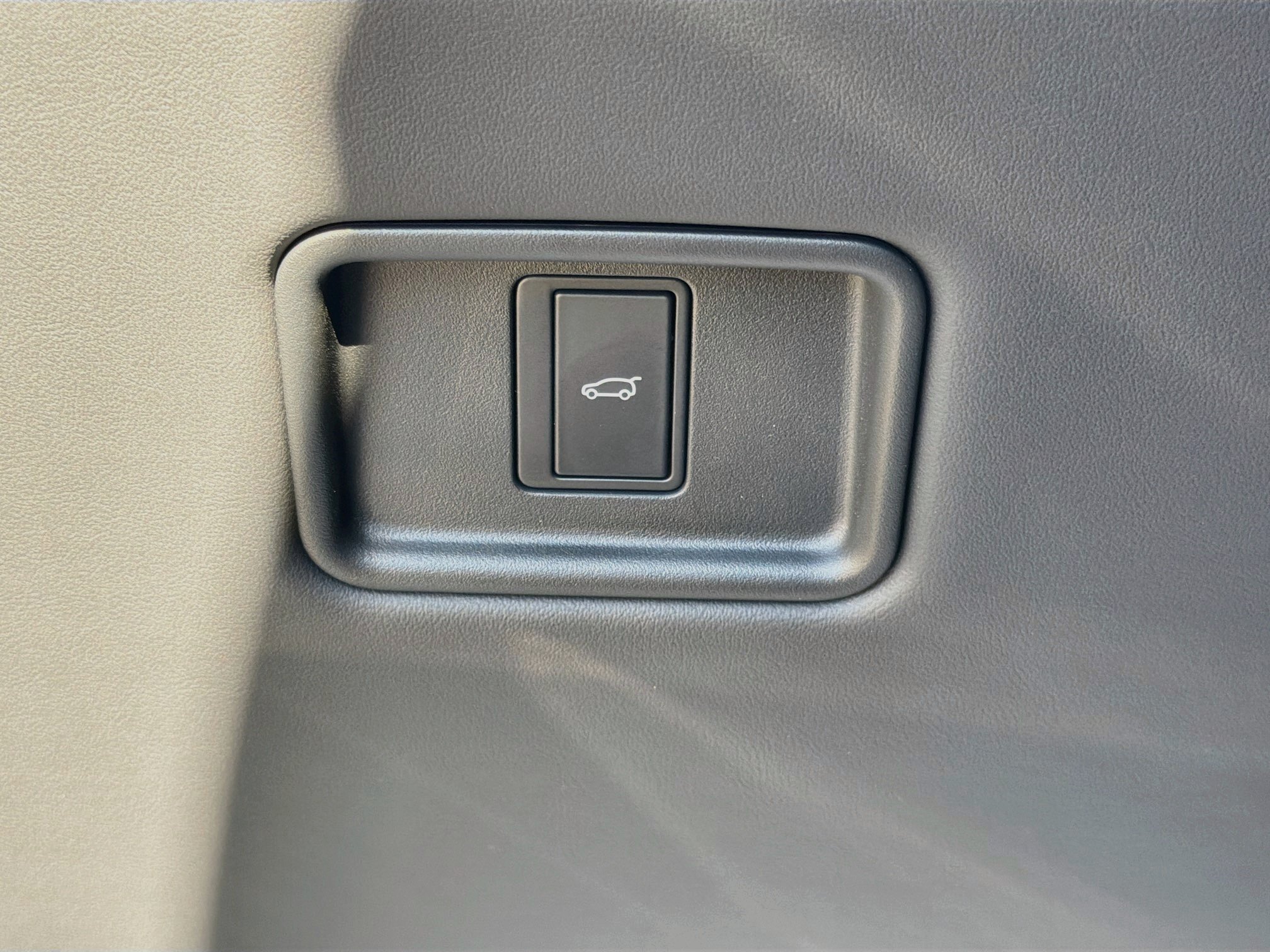 New 2027 Santorini Black LAND ROVER SE P360 image 35