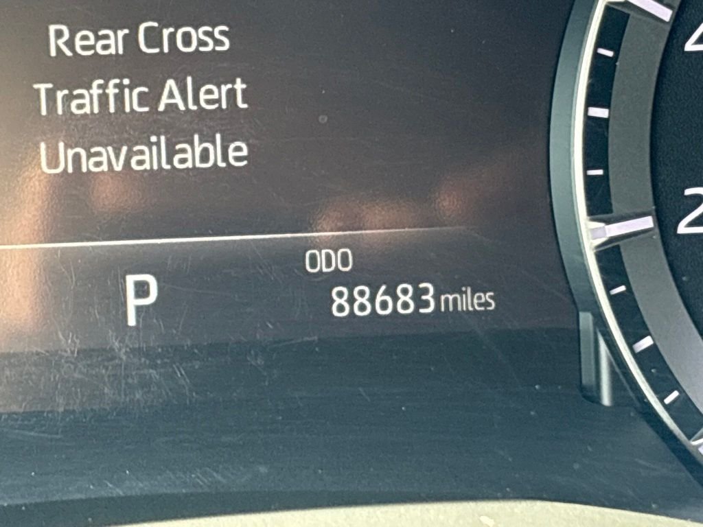 Used 2020 Pearl Toyota XLE image 13