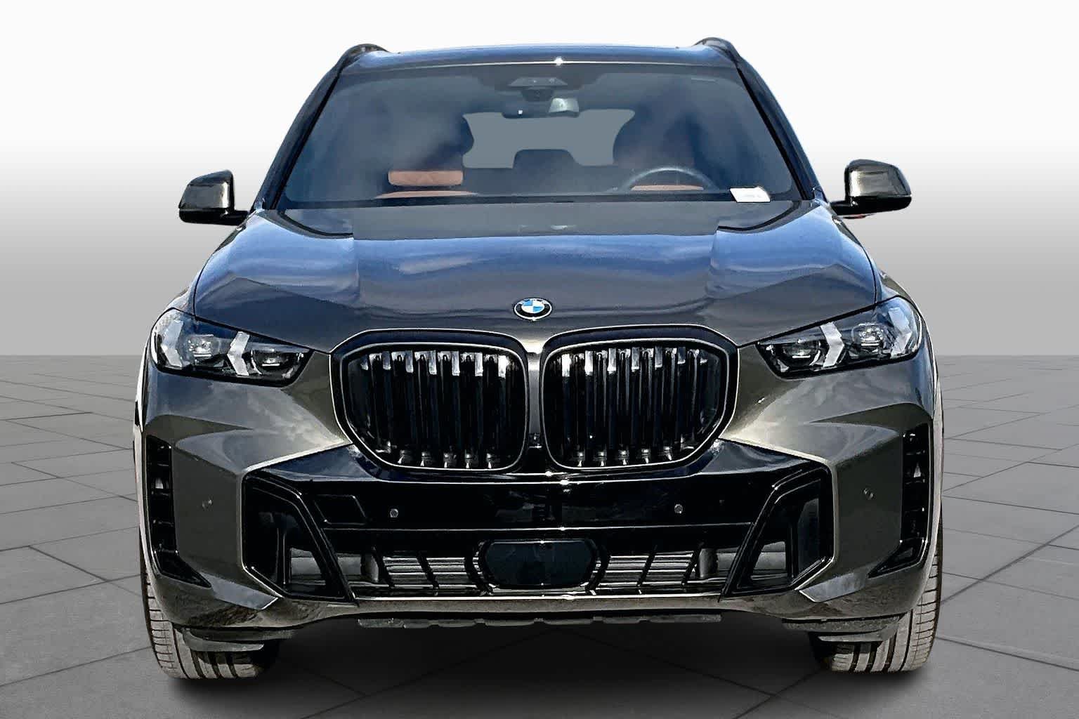 Used 2026 Manhattan Green Metallic BMW sDrive40i image 3