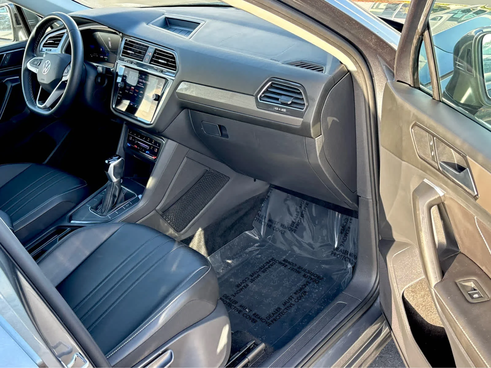 Certified Used 2023 Platinum Gray Metallic Volkswagen SE image 30