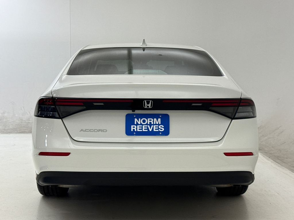 New 2026 Platinum White Pearl Honda LX image 8