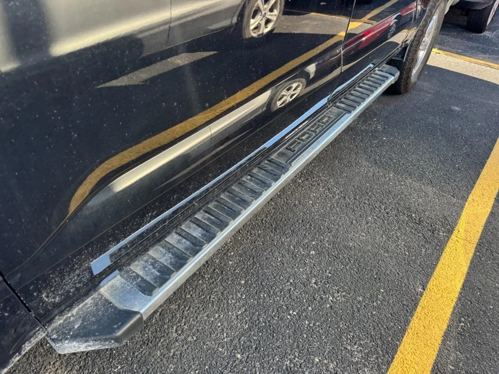 Used 2025 Agate Black Metallic Ford XLT image 9
