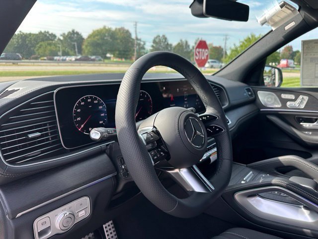 New 2026 MANUFAKTUR Moonlight White Magno Mercedes-Benz GLS 450 image 55