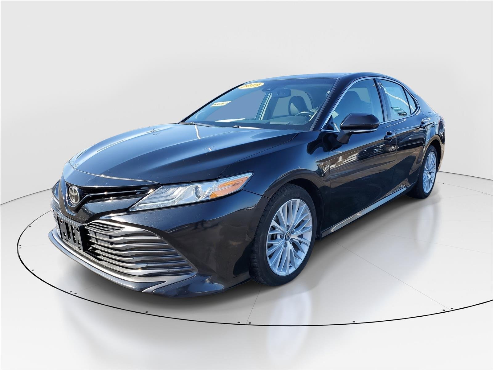 Used 2019 Toyota Camry XLE with VIN 4T1BZ1HK4KU508893 for sale in Hamilton, OH