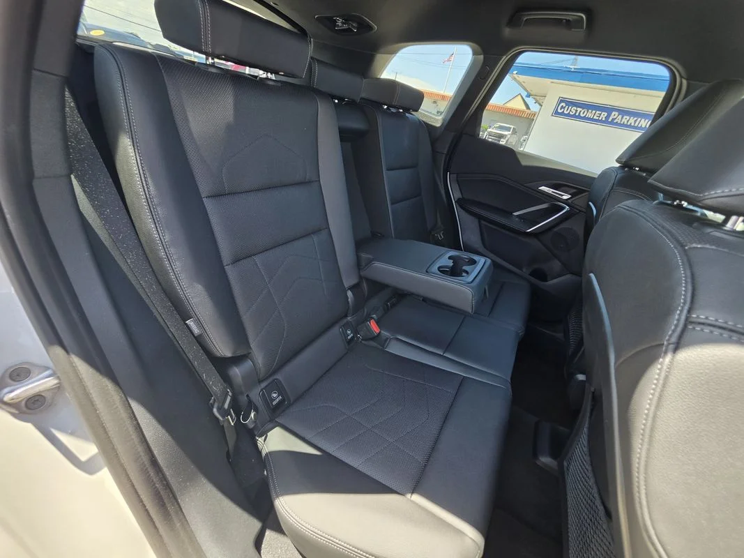 Used 2023  BMW xDrive28i image 22