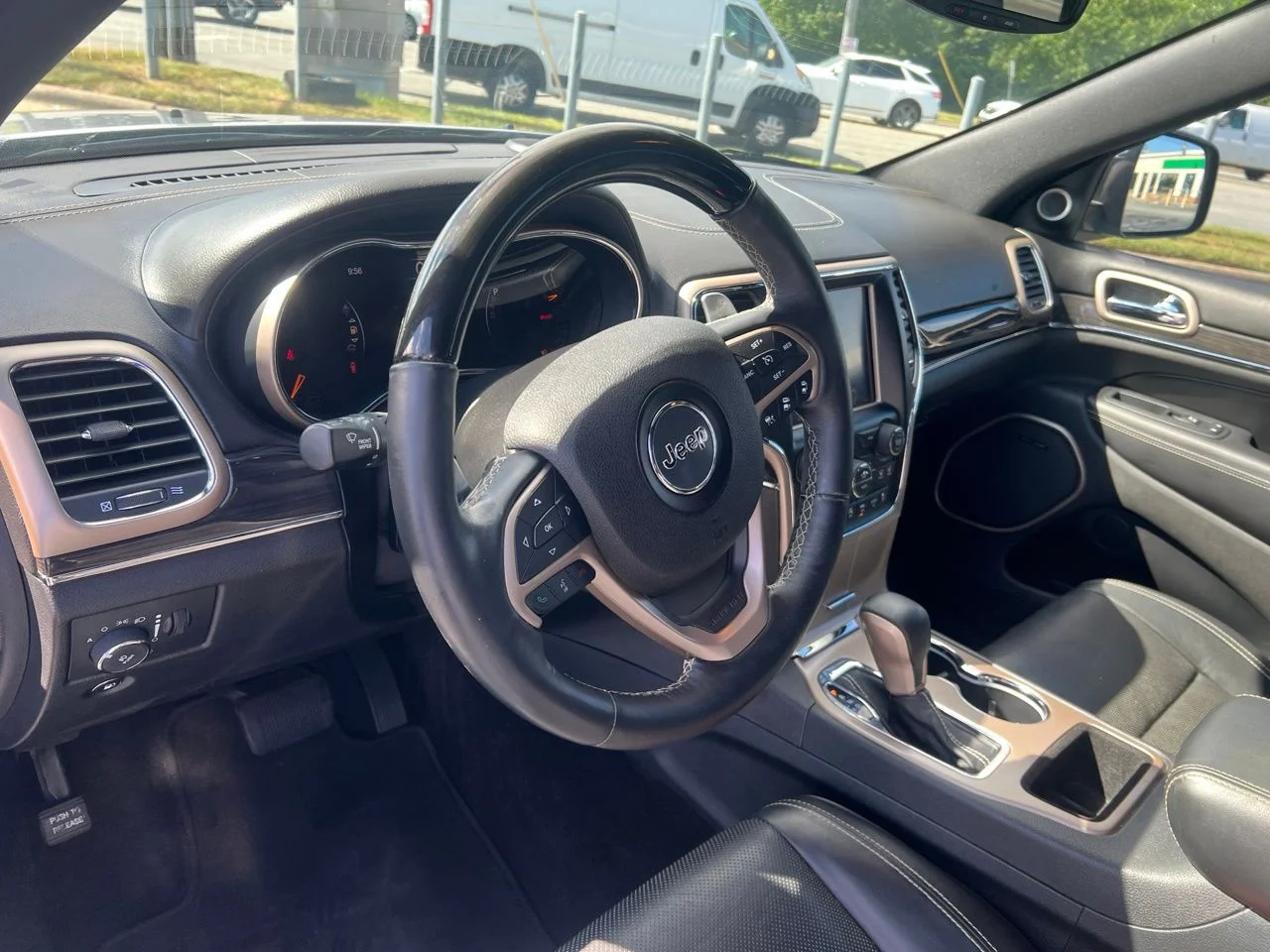 Used 2017 Silver Jeep Overland image 18