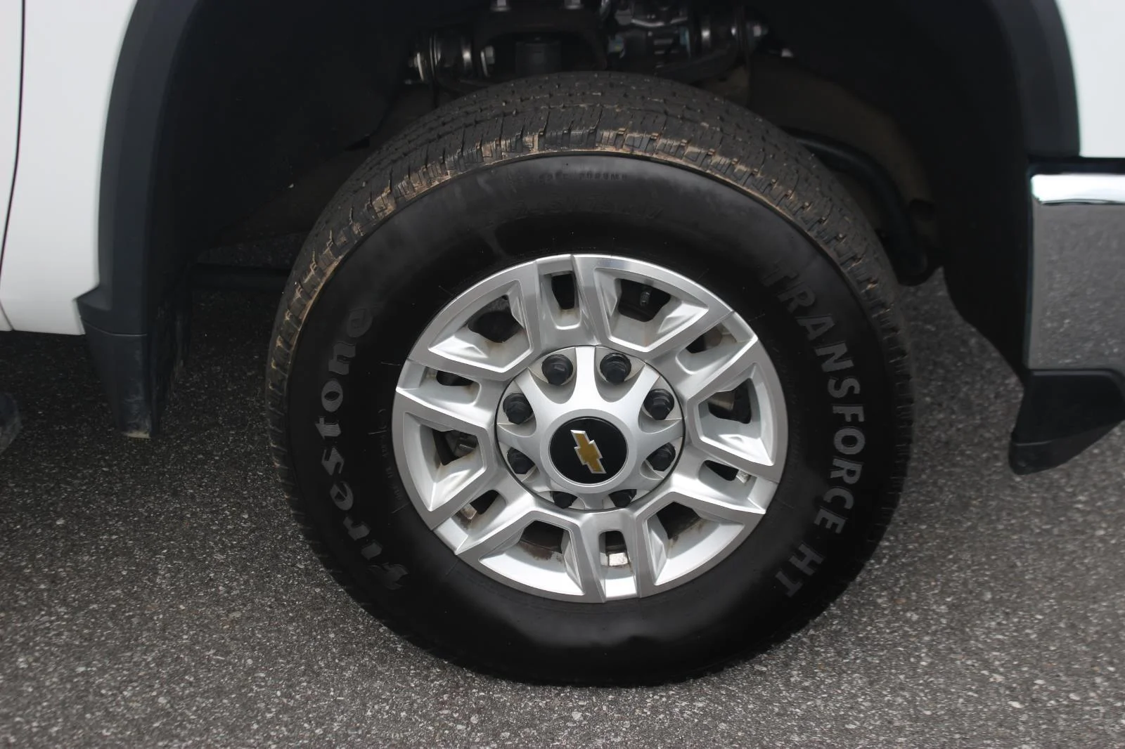 Used 2025 Summit White Chevrolet LT image 39